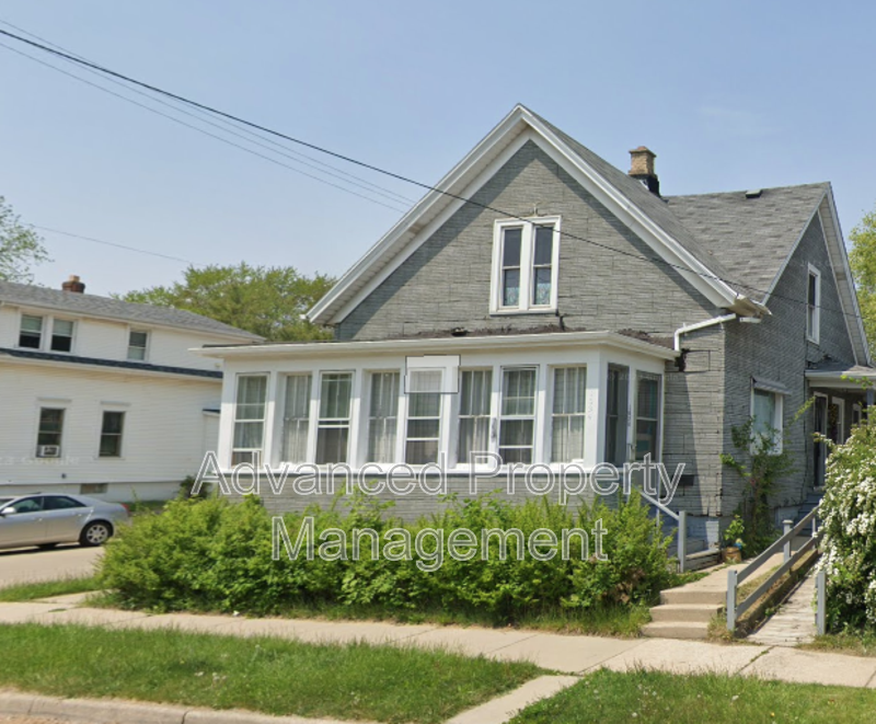 Racine House: 1024 Hagerer Street