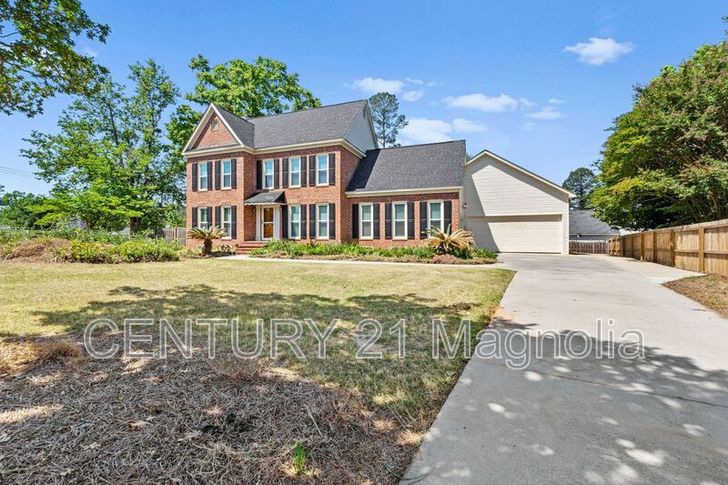 Martinez House: 299 Ashbrook Drive