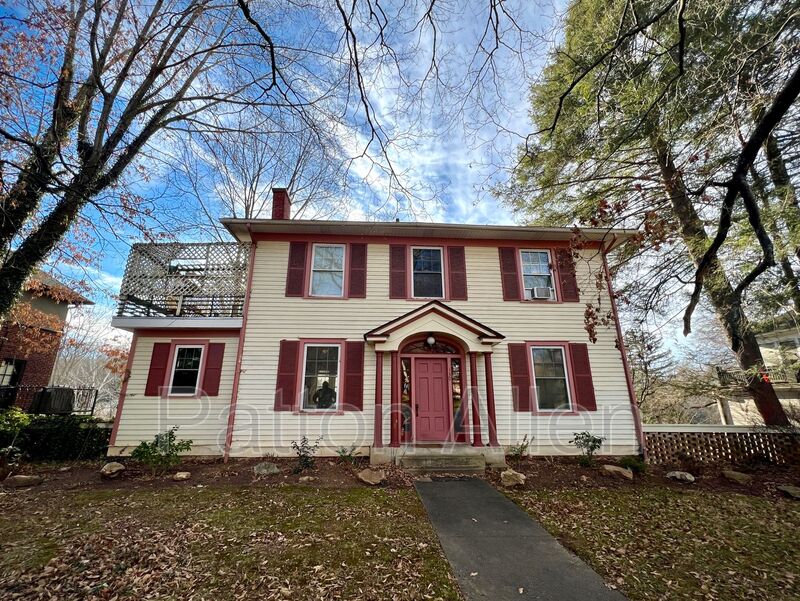 Asheville Condo: 130 Edwin Pl