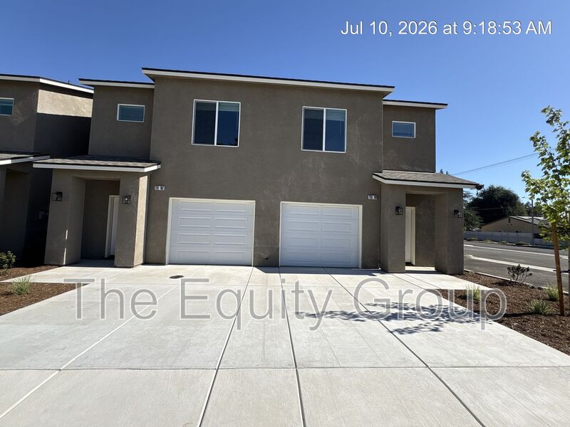 Visalia Condo: 733 S Pinkham