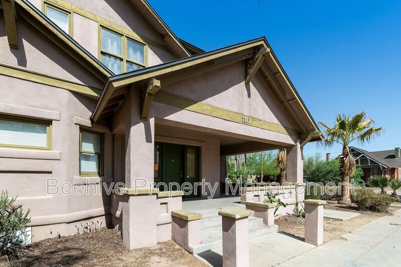 Phoenix House: 1301 W Monroe St