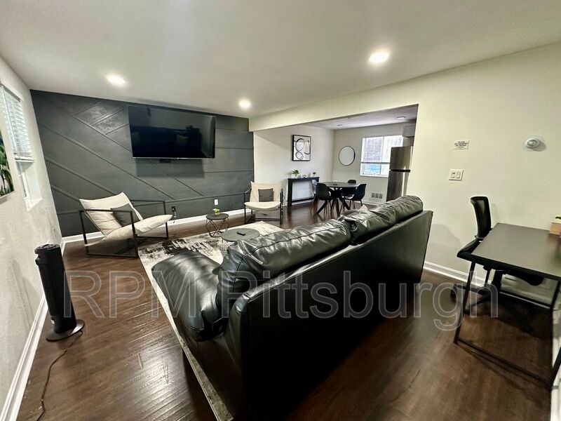 Pittsburgh House: 1248 Pennsylvania Ave