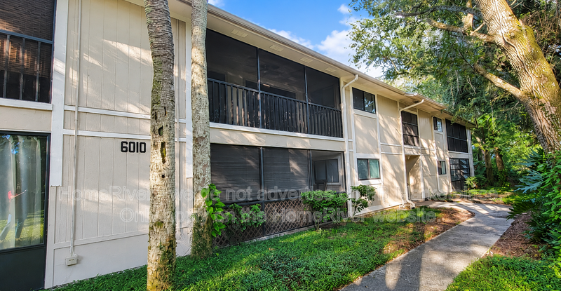 Temple Terrace Condo: 6010 Laketree Ln
