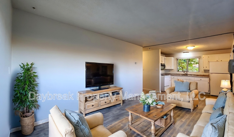 Fargo Condo: 32 10th Ave N #4