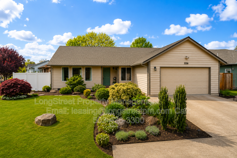 Corvallis House: 3206 SE Summerfield Dr