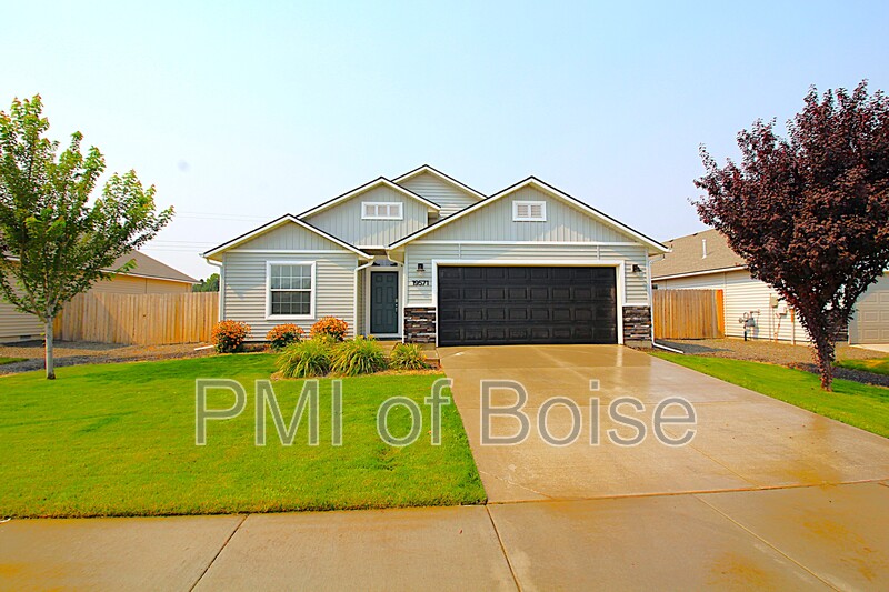 Caldwell House: 19571 Newhall Pl