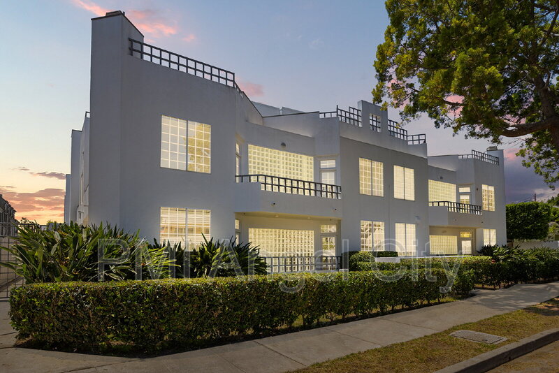 Santa Monica Townhome: 1338 Stanford Street