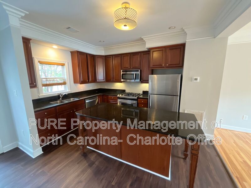 Charlotte Townhome: 2425 Madeline Meadow Dr