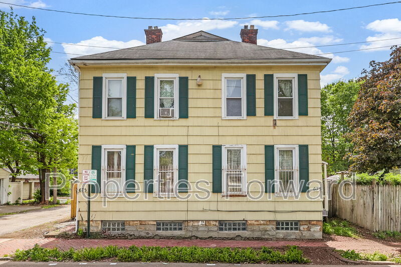 Columbus Condo: 673 E Sycamore St.