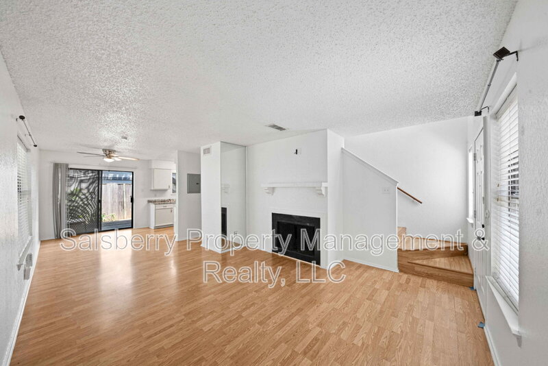 Hurst House: 634 Ridgeline Drive