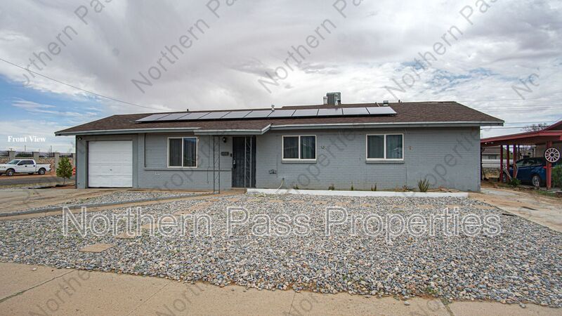 El Paso House: 9538 Roanoke