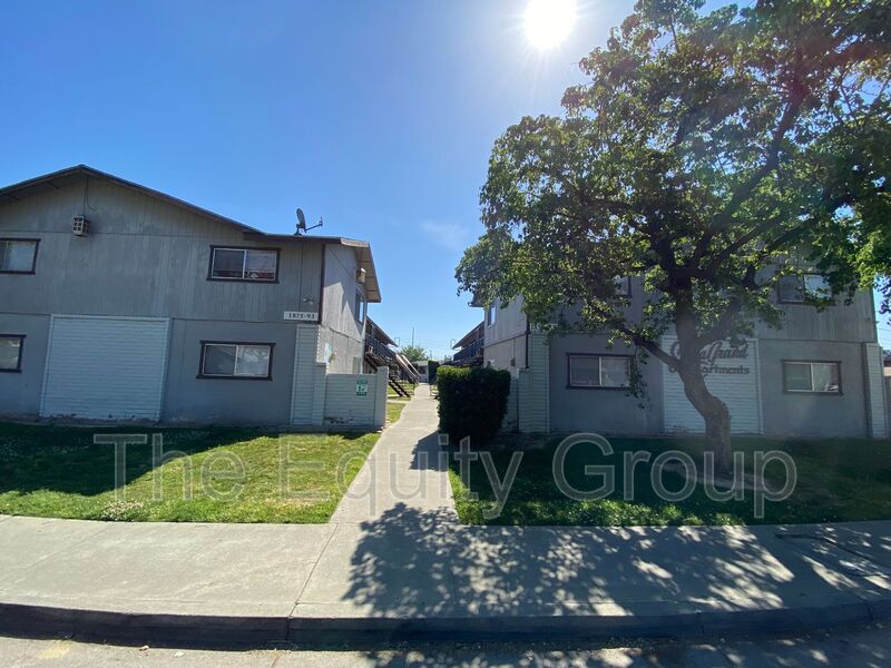 Hanford House: 1871 Emma Lee Lane