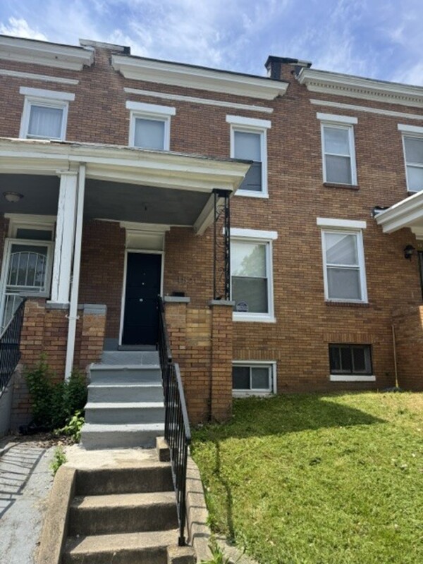 Baltimore Townhome: 1521 Montpelier Street - 1