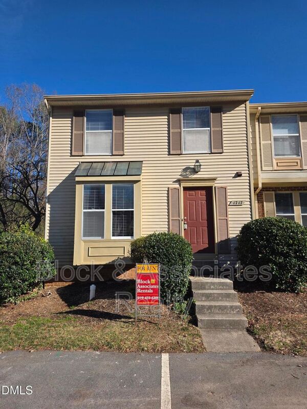 Raleigh House: 1717 Kayla Ct