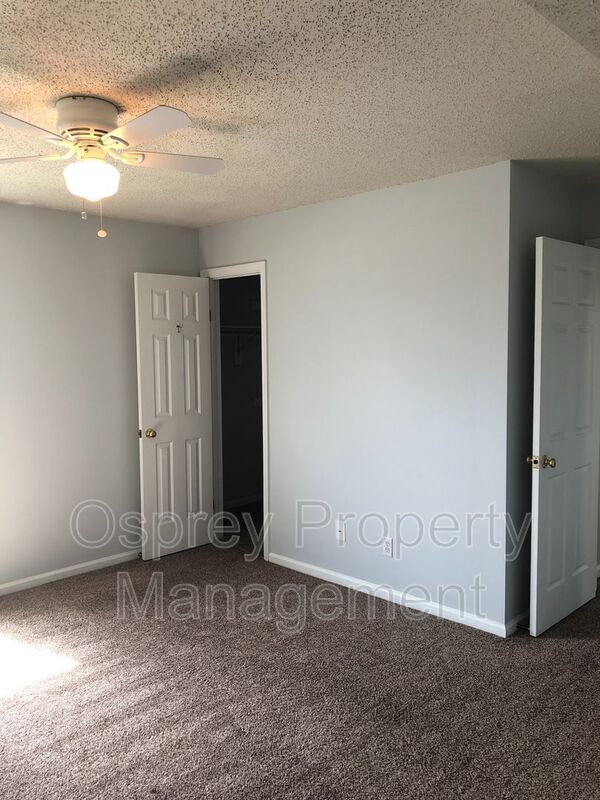 Highly desired unit located in Greenbrier 