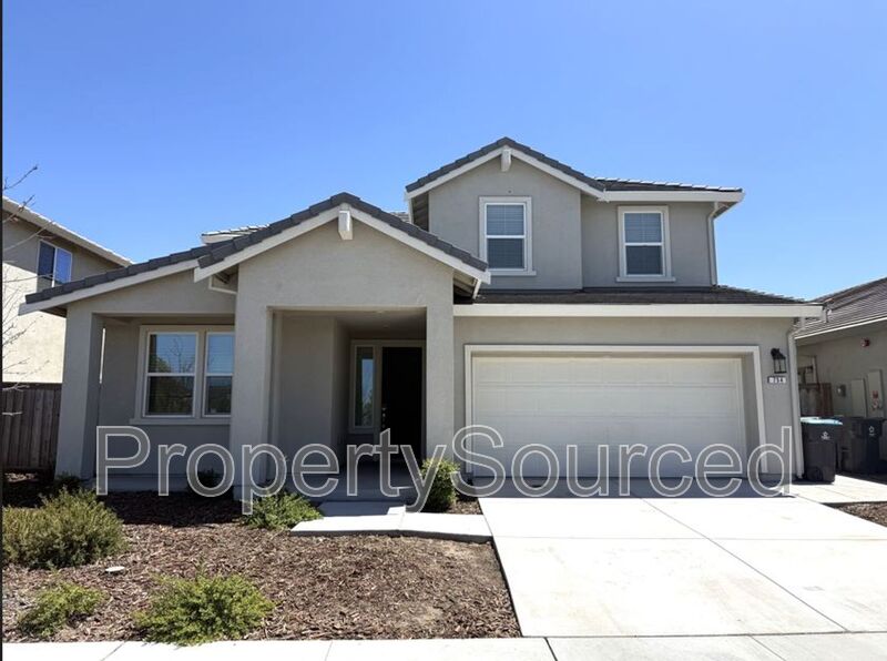 Lathrop House: 754 Shearwater Rd