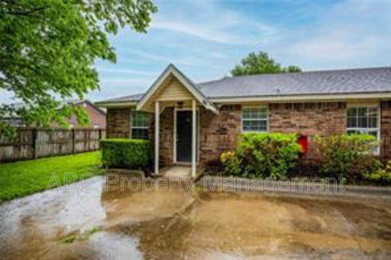 Farmington House: 46 Locust Street