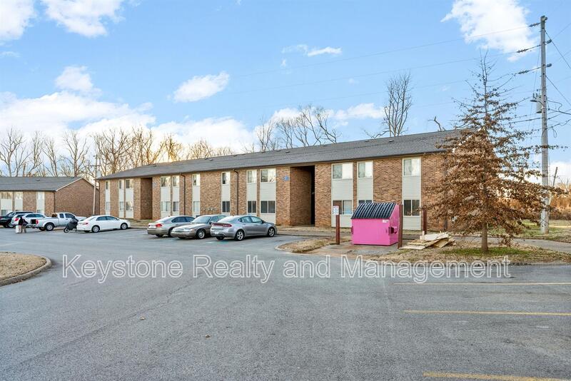 Pembroke Condo: 225 Clara Drive