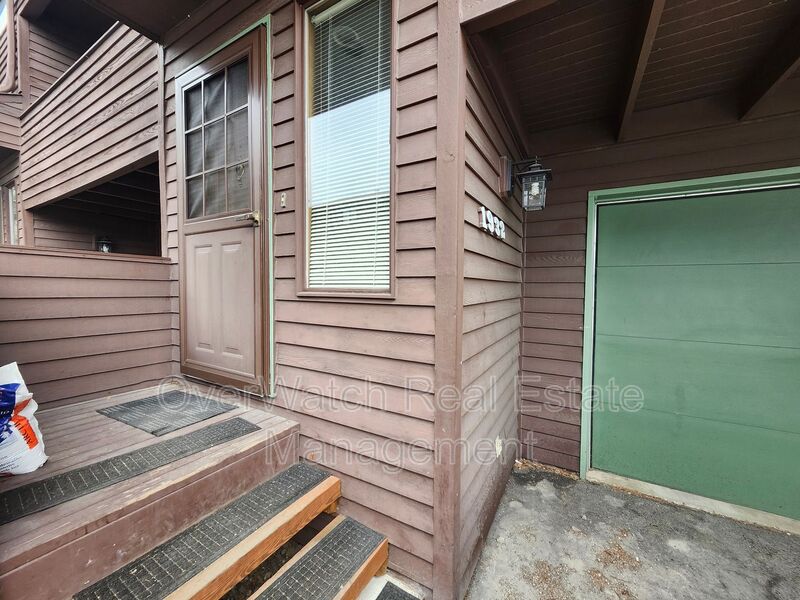 Anchorage Townhome: 1932 Beaver Place