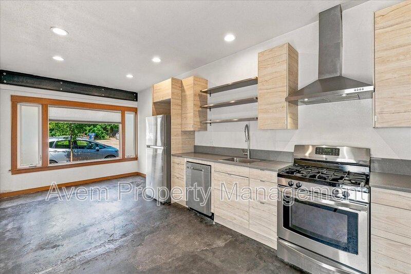 Portland Condo: 5922 N Albina Ave, Unit 1