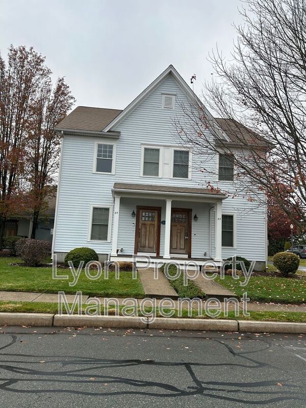 Warwick House: 83 Waverly Street