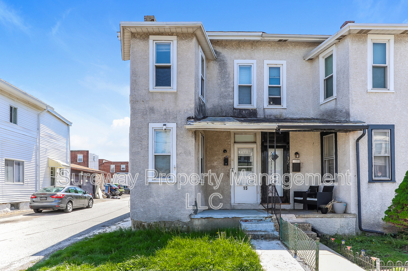 Marcus Hook House: 15 Marshall Ave