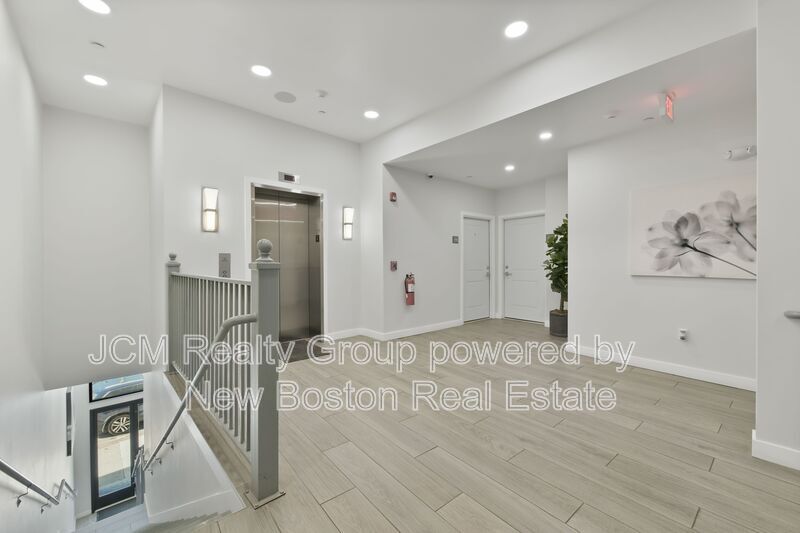 Lynn Condo: 64 Market Street