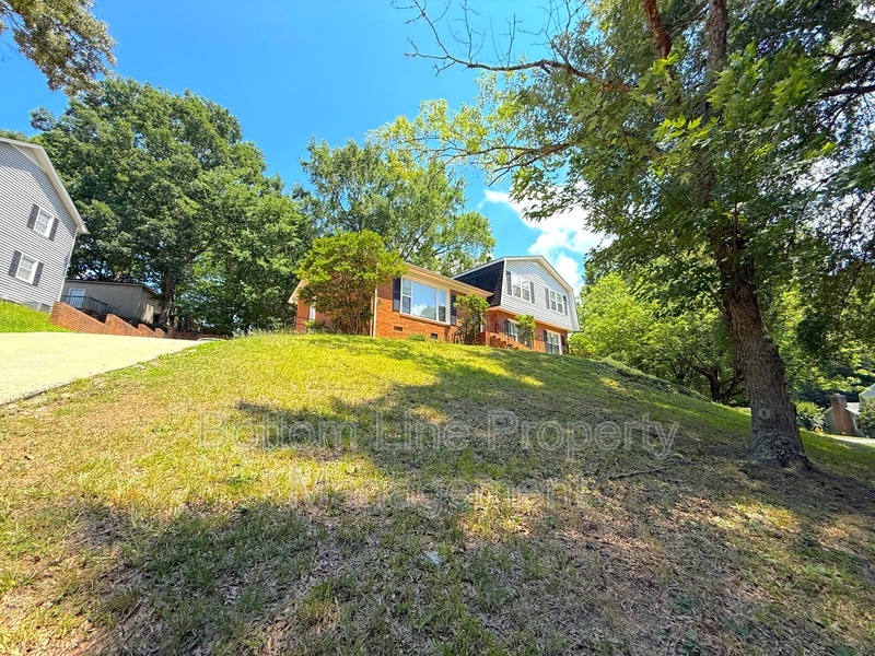 Charlotte House: 7727 Ritter Dr