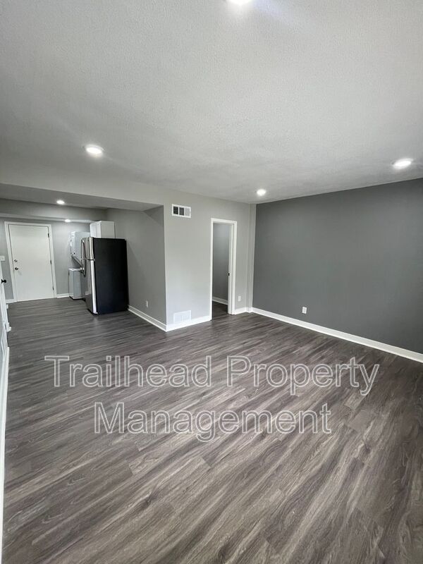 Kansas City House: 6425 Brookside Rd