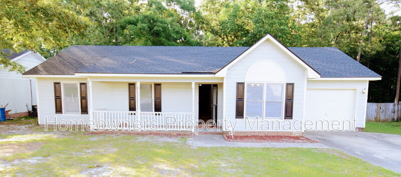 Fayetteville House: 6475 Applewhite Rd