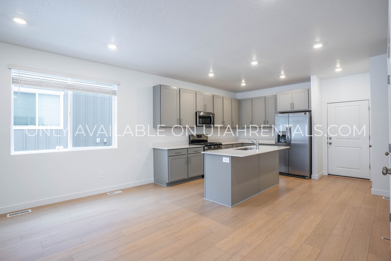 Highland House: 4941 W Willowstone Dr