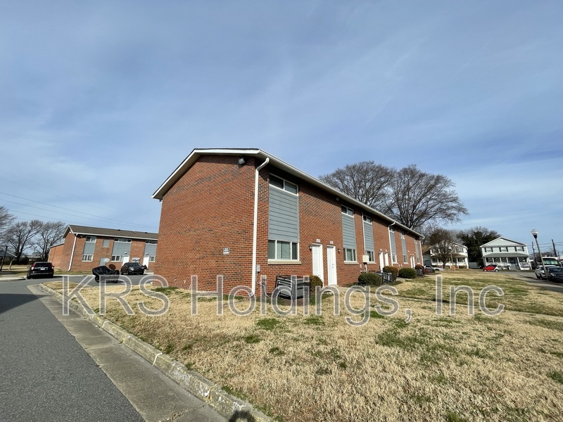 Newport News Condo: 871 41st Street