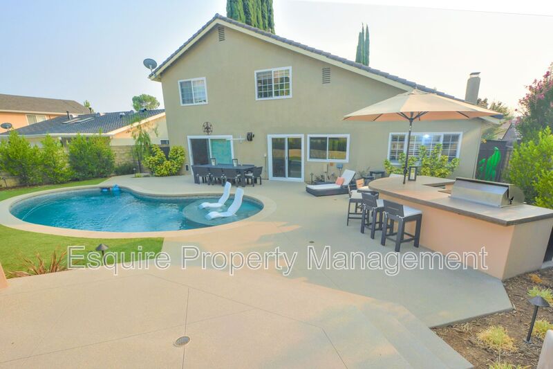 OAK PARK House: 6519 BAYBERRY ST