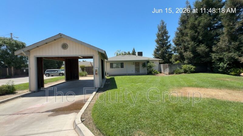Visalia House: 1325 South Crowe Street