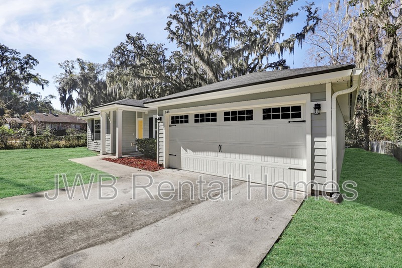 Jacksonville House: 848 Granville Rd