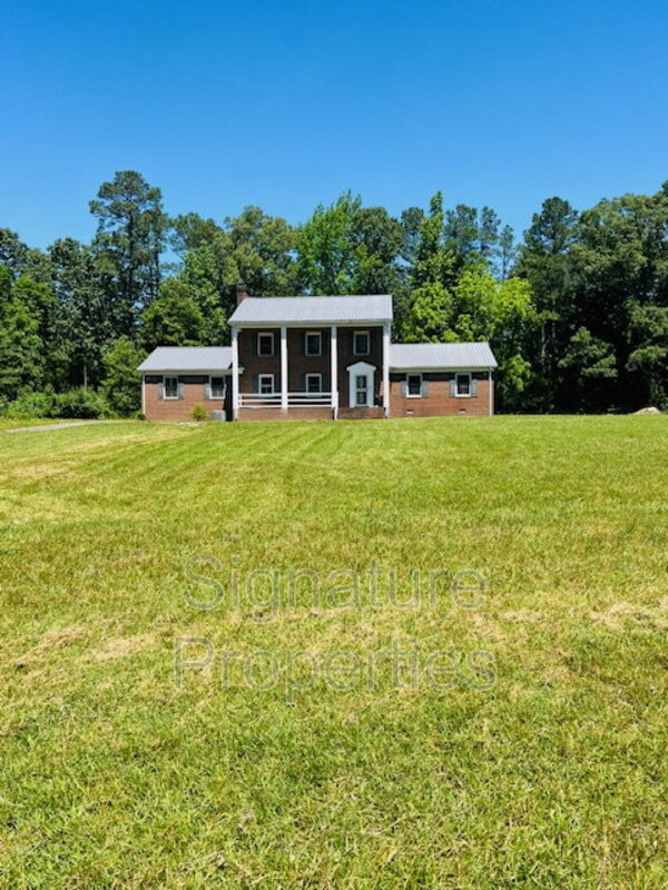 Chester House: 13225 Old Happy Hill Road