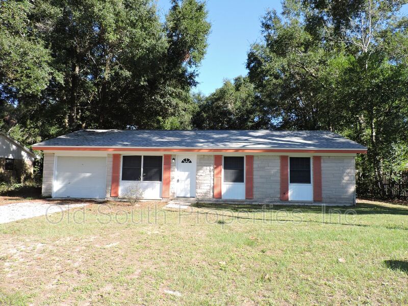 Pensacola House: 7104 Whirlybird Ave
