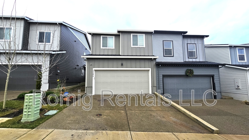 Ridgefield House: 17504 Northwest 10th Place