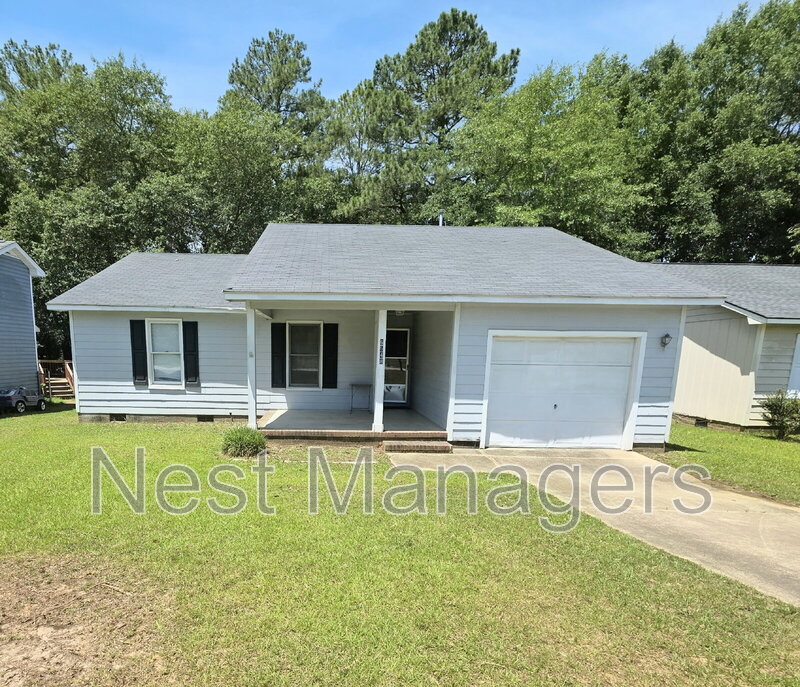 Fayetteville House: 6548 Applewhite Drive