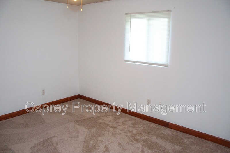 2-bedroom Duplex "ASK ABOUT OUR ZERO DEPOSIT" - Photo 9