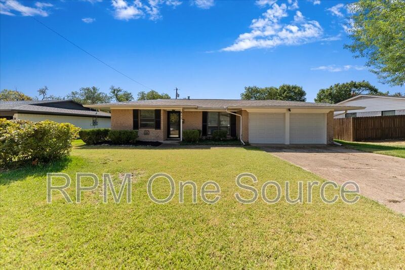 Richardson House: 817 Warren Way