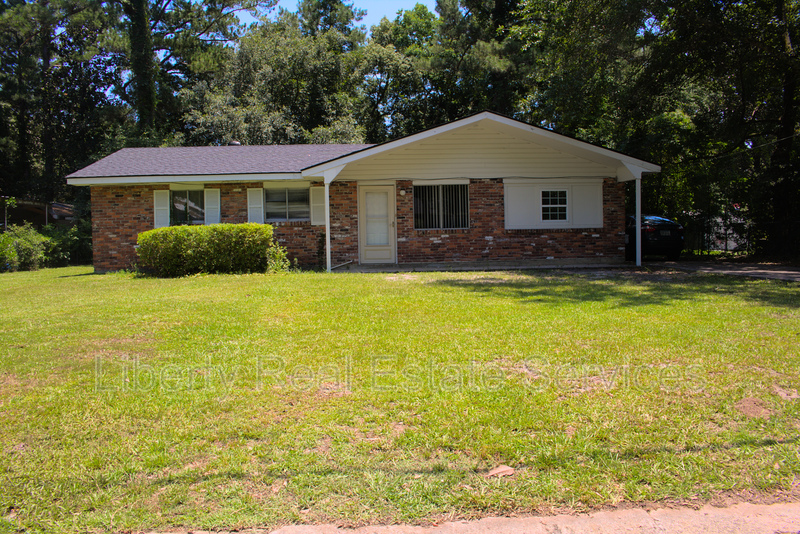 Hinesville House: 417 Rogers Rd