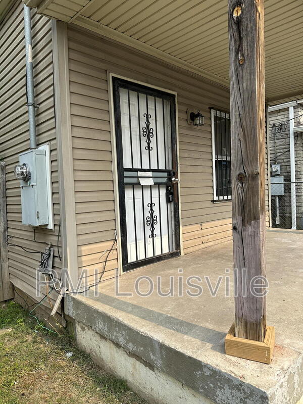 Louisville House: 226 N 26th St