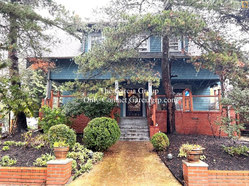 Portland Condo: 1834 NE 38th Ave