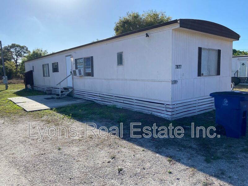 North Fort Myers House: 7877 Suncoast Dr.