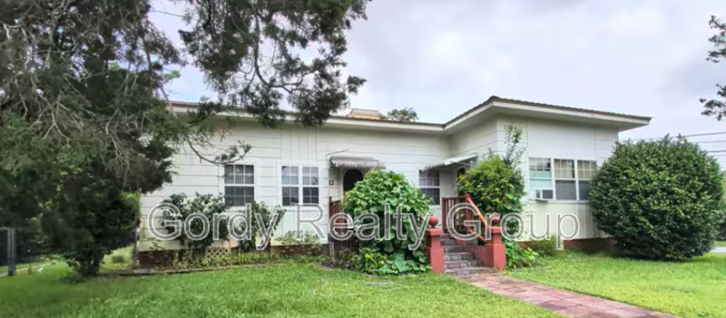 Marianna Condo: 2941G Green Street