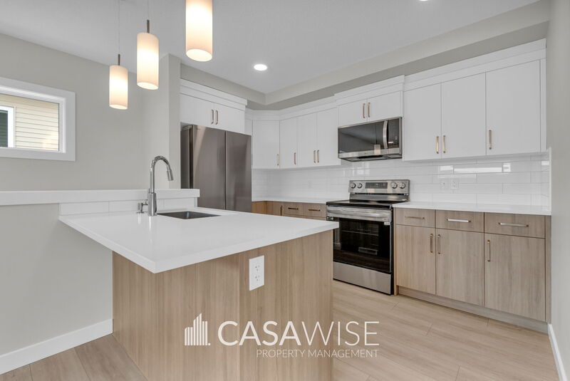 Leduc House: 1051G Berg Place