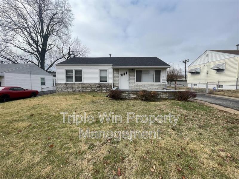 St. Louis House: 5 Westdell Dr