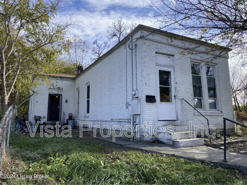 Louisville House: 1005 Dixie Highway