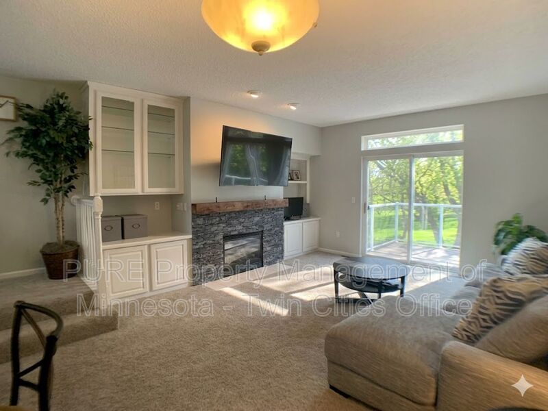 Eagan Townhome: 2245 Creekside Ct